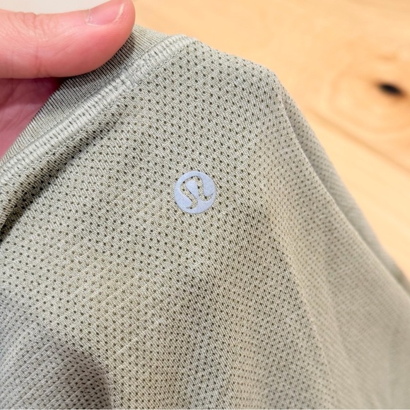LIKE NEW Lululemon Men’s Metal Vent Long Sleeve Shirt Top - Picture 5 of 5